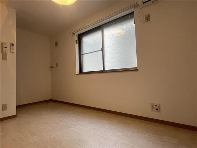 Compact 1R Apartment for Rent near Fussa Station, Tokyo - Thumbnail 3