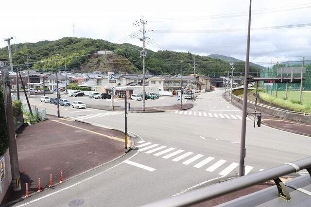 4SLDK House for Sale in Nobeoka, Miyazaki with 3 Parking Spaces - Thumbnail 2