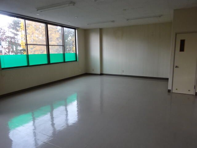 Commercial Office for Rent in Towada, Aomori - 73.56 sqm - Thumbnail 2