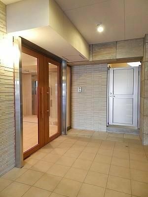 Modern 2K Apartment for Rent in Shinagawa, Tokyo - Thumbnail 3