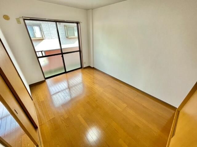 1LDK Apartment for Rent in Ota City, Gunma - 48,000 Yen - Thumbnail 4