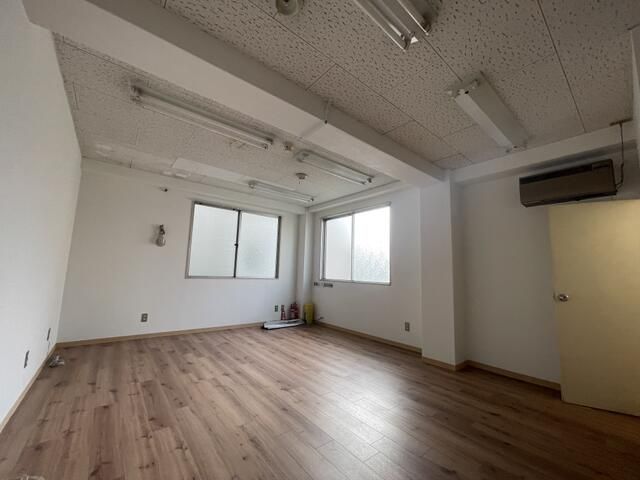 Office for Rent in Kamakura, Kanagawa - 23.89 sqm near Ofuna Station - Thumbnail 2