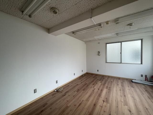 Office for Rent in Kamakura, Kanagawa - 23.89 sqm near Ofuna Station - Thumbnail 3
