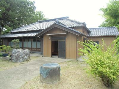 A contrasting house set in a spacious, well-maintained garden: Villas, Real Estate, Properties for Sale, Hometown Information Center: Nationwide Countryside Living Property Data — Image 1, Joso, Ibaraki