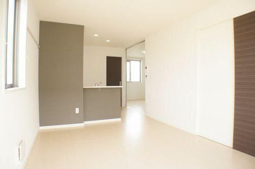 1LDK Apartment for Rent in Isesaki, Gunma - 59,000 Yen - Thumbnail 3