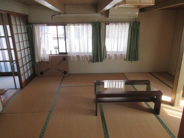 1946 7DK Wooden House for Sale in Saiki, Oita - 128 sqm - Thumbnail 4