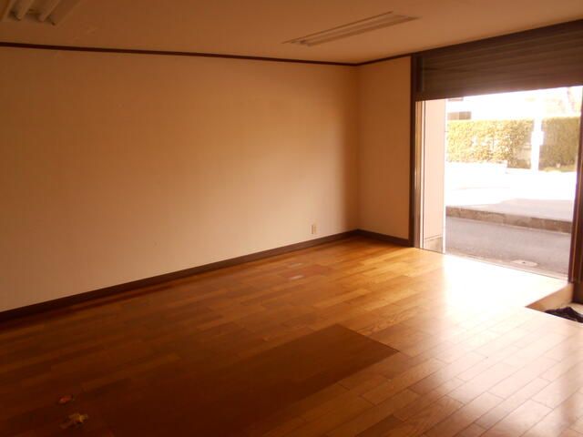 Commercial Space for Rent in Togane, Chiba - 45.54 sqm - Thumbnail 4