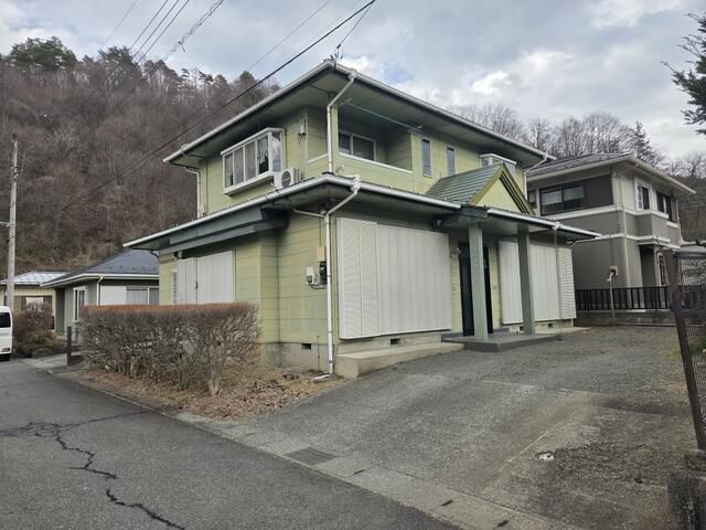 Spacious 6DK House in Quiet Tsuru, Yamanashi – 135.80m² - Thumbnail 2