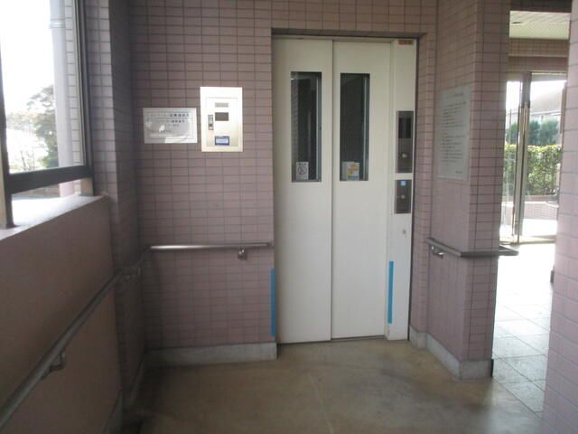 Grandole Mitaka Ichibankan 3LDK Apartment for Rent in Mitaka - Thumbnail 3