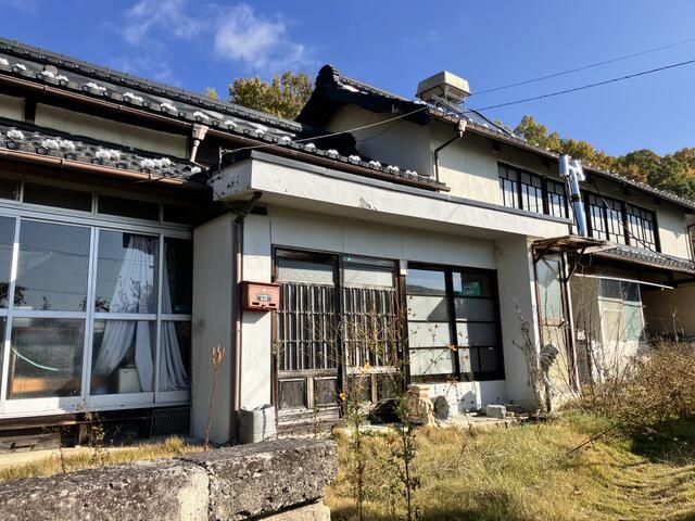 1930 Traditional Wooden House on 815sqm Land in Kofu, Yamanashi - Thumbnail 2