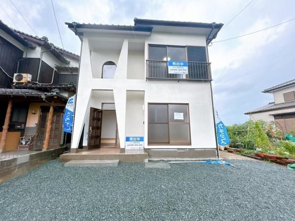 4LDK Wooden House for Sale in Kurume, Fukuoka - Main Image