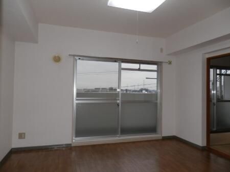 2LDK Apartment for Rent in Aoba-ku, Yokohama, 65.39 sqm - Thumbnail 2
