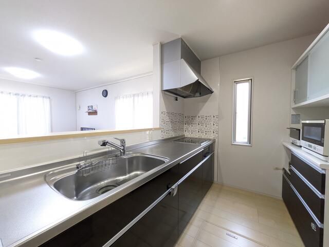 2017-Built 4LDK House with Garden in Tsubame, Niigata - Image 1