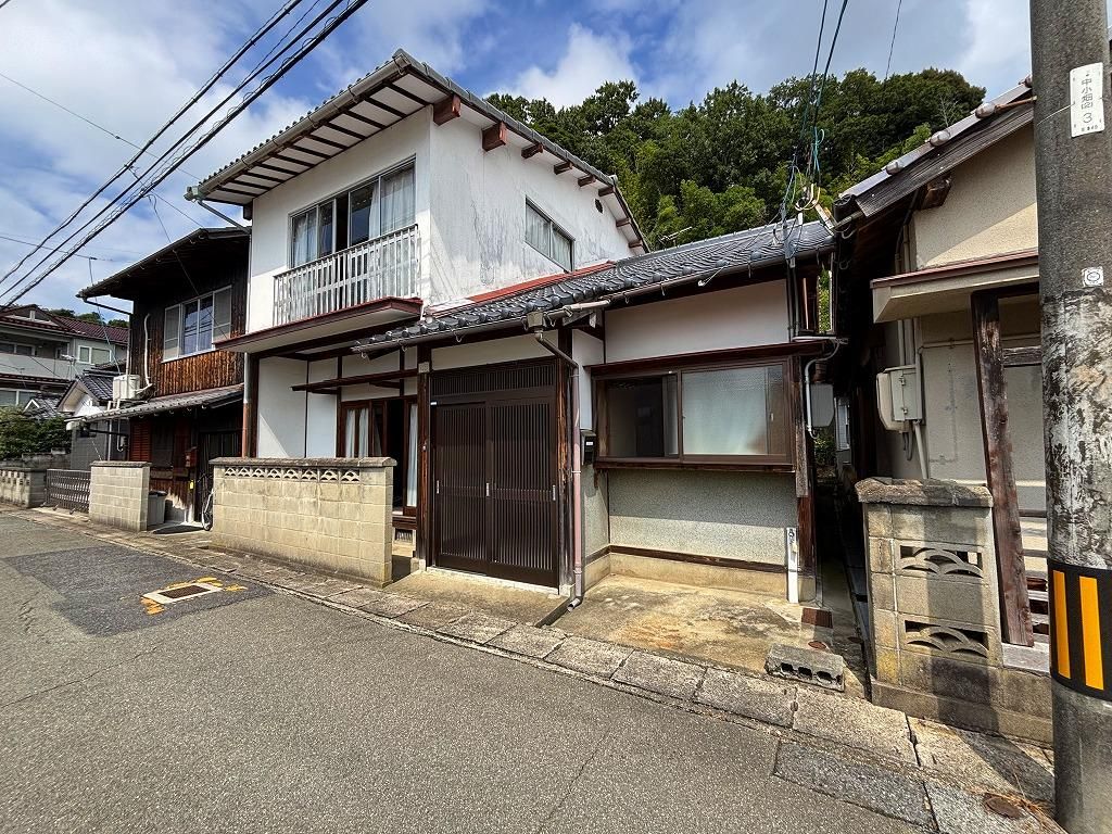 7DK Wooden House for Sale in Hagi, Yamaguchi - 125.22 sqm - Image 7
