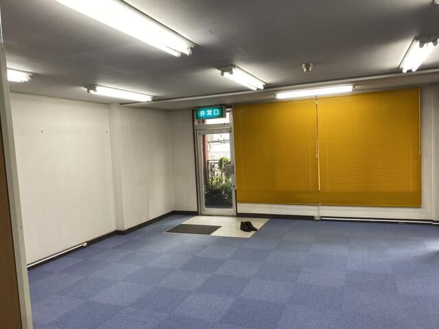 Office for Rent in Sumida, Tokyo | 70.81 sqm near Hikifune Station - Thumbnail 4