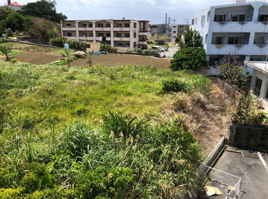3246 sqm Land with House in Tomigusuku, Okinawa for Sale - Thumbnail 2