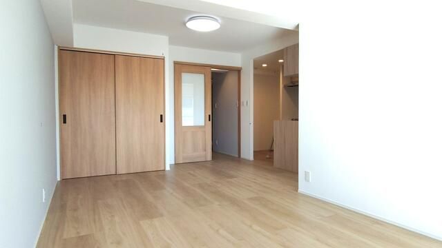 2LDK Apartment for Sale in Setagaya, Tokyo - 59.92 sqm - Thumbnail 3