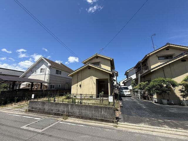 4LDK House for Sale in Matsuyama, Ehime with 188sqm Land - Thumbnail 2