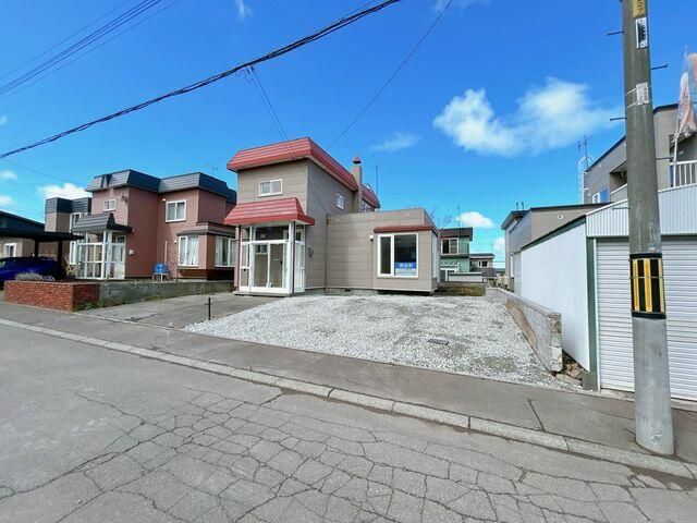 Renovated 3LDK House in Teine-ku, Sapporo, 97 sqm with Parking - Thumbnail 2