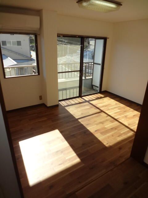 Studio Apartment for Rent in Kawasaki, 17 sqm, Near Yurigaoka Station - Thumbnail 2