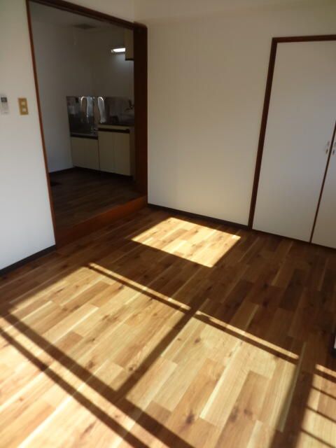 Studio Apartment for Rent in Kawasaki, 17 sqm, Near Yurigaoka Station - Thumbnail 3
