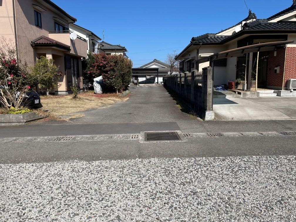 4LDK House for Sale in Aira City, Kagoshima with Garden and Parking - Thumbnail 4