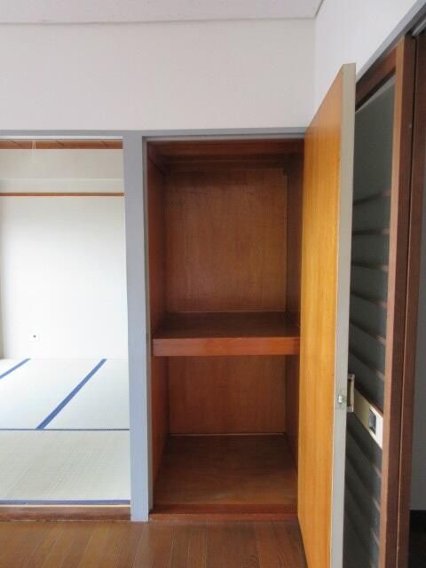 2DK Apartment for Rent Near Odakyu-Sagamihara Station in Zama - Thumbnail 3
