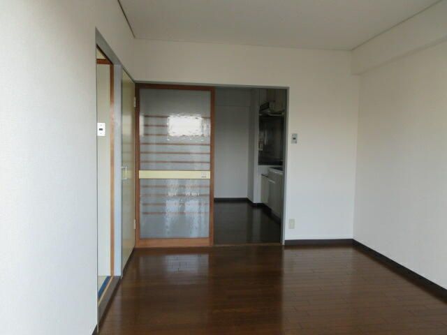 2DK Apartment for Rent Near Odakyu-Sagamihara Station in Zama - Thumbnail 4