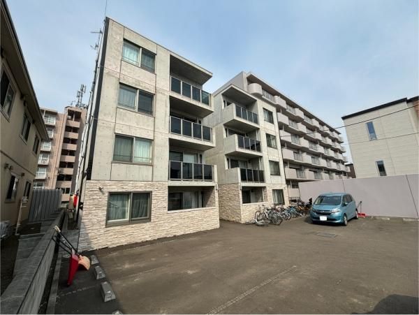 Sapporo Apartment Building for Sale - 20 Units, RC Structure - Thumbnail 2