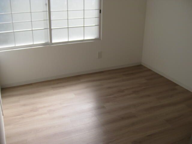 3LDK House in Sapporo's Toyohira Ward with Garden and Parking - Image 22
