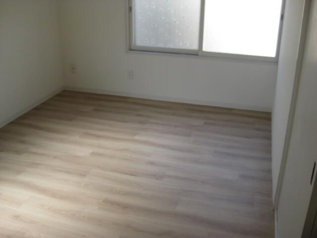3LDK House in Sapporo's Toyohira Ward with Garden and Parking - Image 22