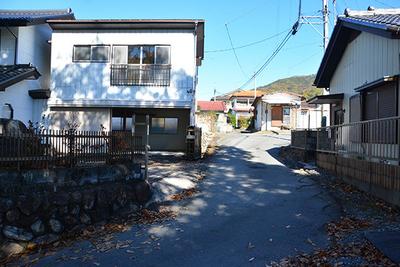 A large Japanese-style house with a garage, overlooking the murmuring of the Yokose River: Villas, Real Estate, Properties for Sale, Hometown Information Center: Nationwide Country Living Property Data — Image 1, Chichibu, Saitama