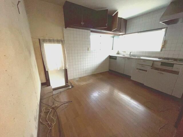5-Bedroom House for Sale in Matsuyama, Ehime Prefecture - Thumbnail 3