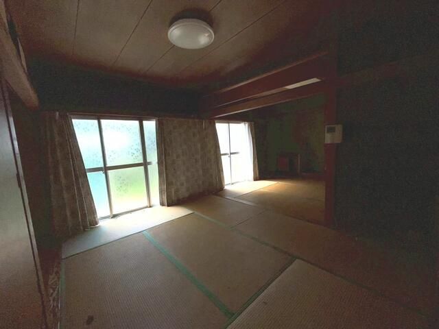 5-Bedroom House for Sale in Matsuyama, Ehime Prefecture - Thumbnail 2