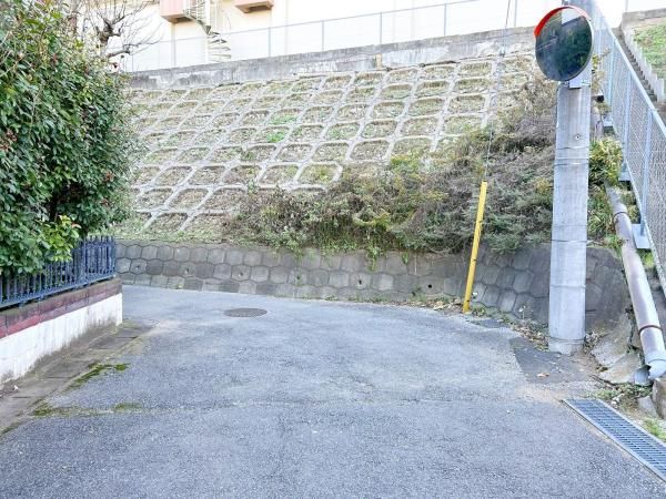 1994 4LDK Detached House for Sale in Chiba City's Hanamigawa Ward - Thumbnail 3