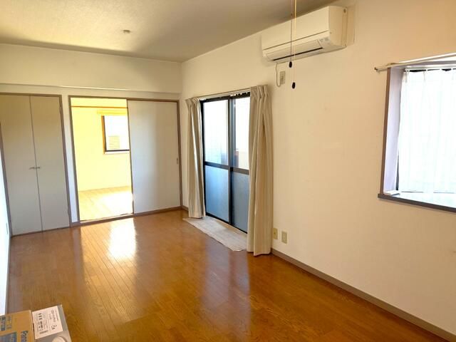 3LDK Apartment for Sale in Central City, Yamanashi - Villeneuve I-Dai Mae - Thumbnail 3