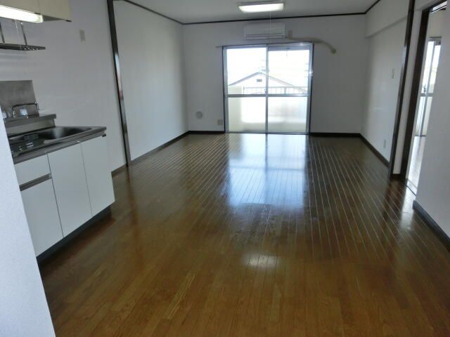 2LDK Apartment for Rent in Musashimurayama, Tokyo - 60,000 Yen - Thumbnail 2