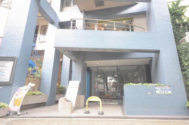 La Tour Koishikawa Commercial Space for Rent in Bunkyo, Tokyo - Thumbnail 2