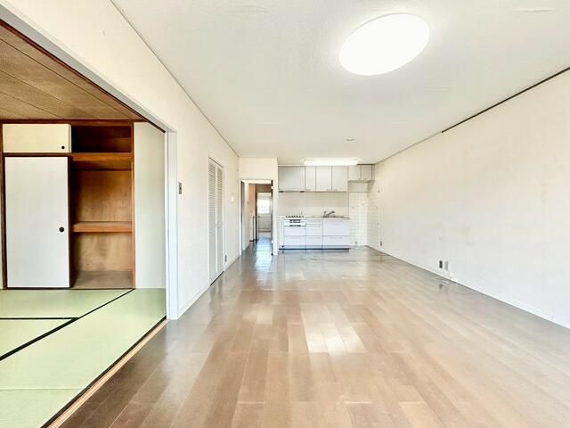 3LDK Apartment for Sale in Abiko, Chiba - Top Floor Views - Thumbnail 4