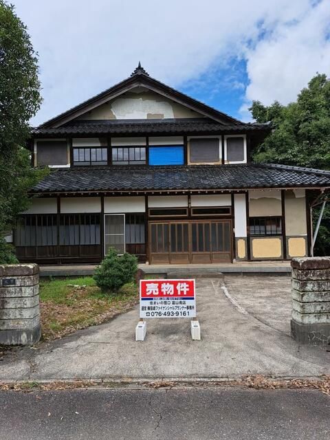 7LDK House on 1133 sqm Land in Takaoka, Toyama - Main Image