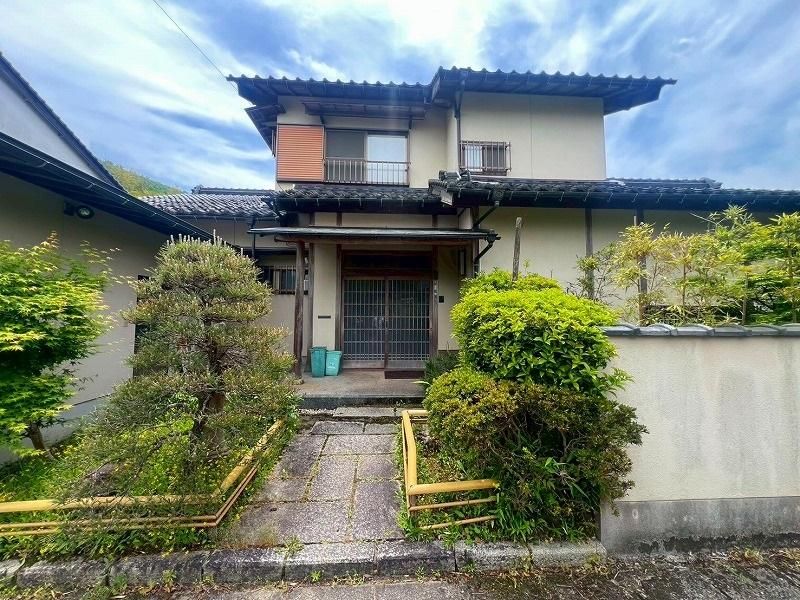 Traditional 6SLDK Japanese House with Garden in Tottori's Nambu Town - Main Image