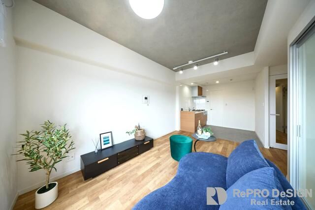 Renovated 2LDK Apartment with South Balcony near Akita Station - Thumbnail 3