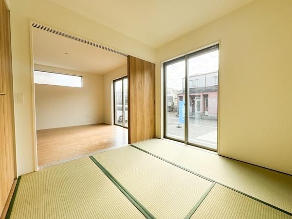 New 4LDK House in Oita City with Corner Lot and 4 Parking Spaces - Thumbnail 3