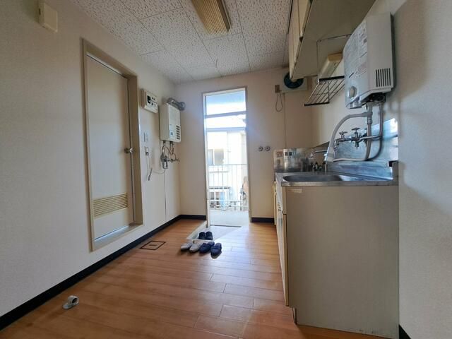1K Apartment for Rent in Quiet Akita City Neighborhood - Thumbnail 4