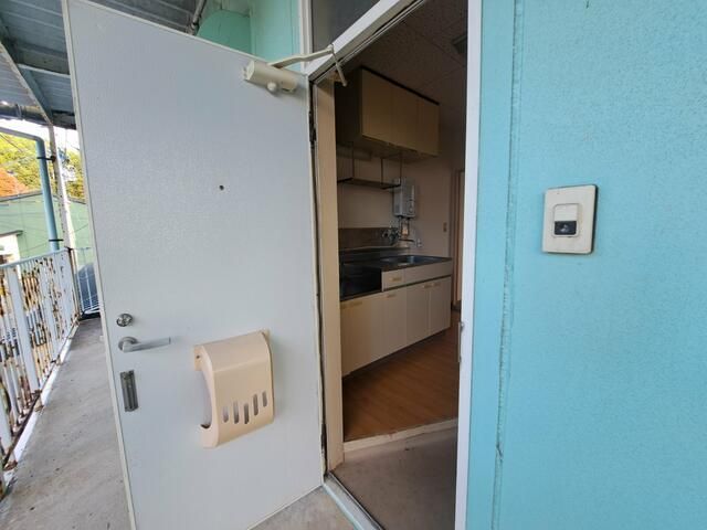 1K Apartment for Rent in Quiet Akita City Neighborhood - Thumbnail 2