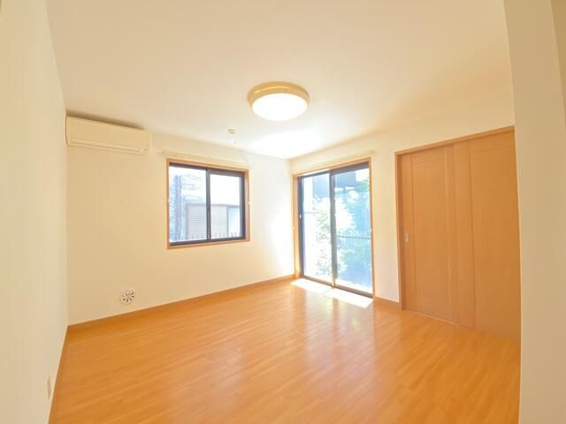 Two-Unit Apartment Building for Sale in Shinagawa, Tokyo - Thumbnail 4