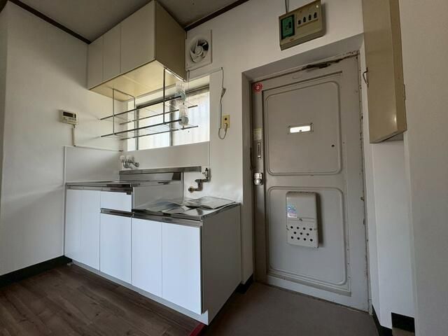 2K Apartment for Rent in Funabashi, Chiba - 55,000 Yen - Thumbnail 3