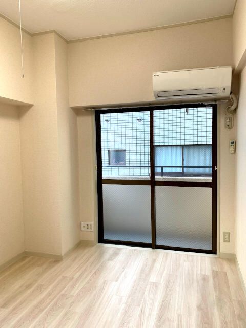 1K Apartment for Rent in Shinagawa, Tokyo - Near Musashi-Koyama Station - Thumbnail 3