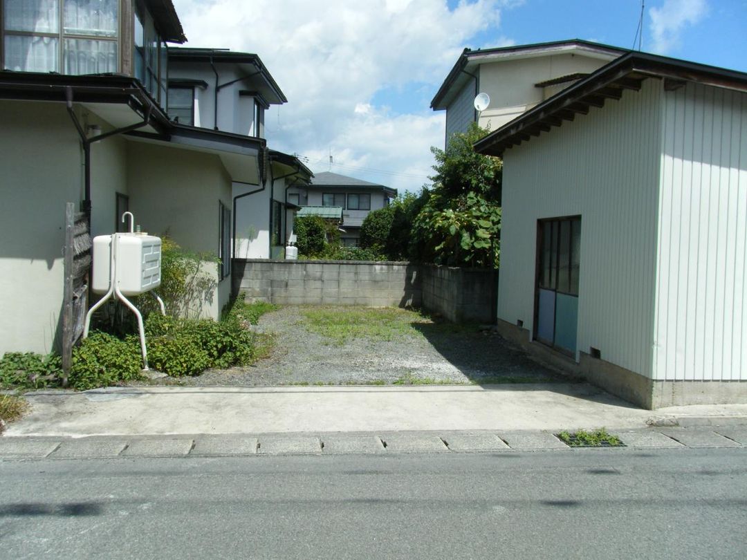 7LDK House for Sale in Kaminoyama, Yamagata with 301 sqm Land - Thumbnail 2
