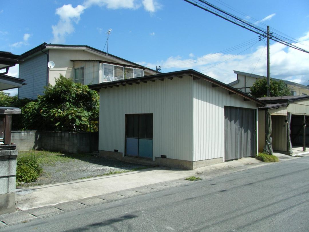 7LDK House for Sale in Kaminoyama, Yamagata with 301 sqm Land - Thumbnail 3
